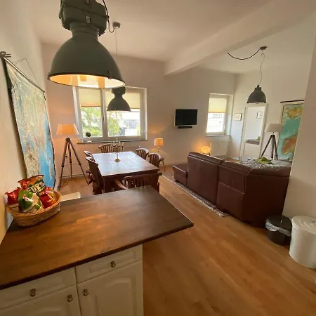 Helle 3-zimmerwohnung In Uninaehe