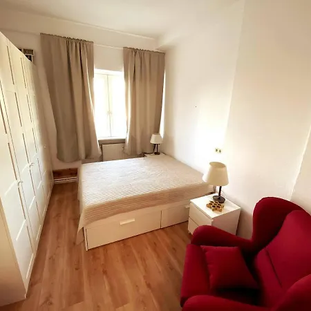 Apartament Helle 3-zimmerwohnung In Uninaehe *